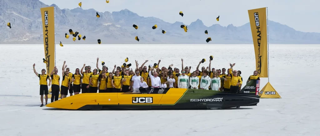 Hidrojende çalışan JCB Hydromax dünya kara hız rekorunu kırdı